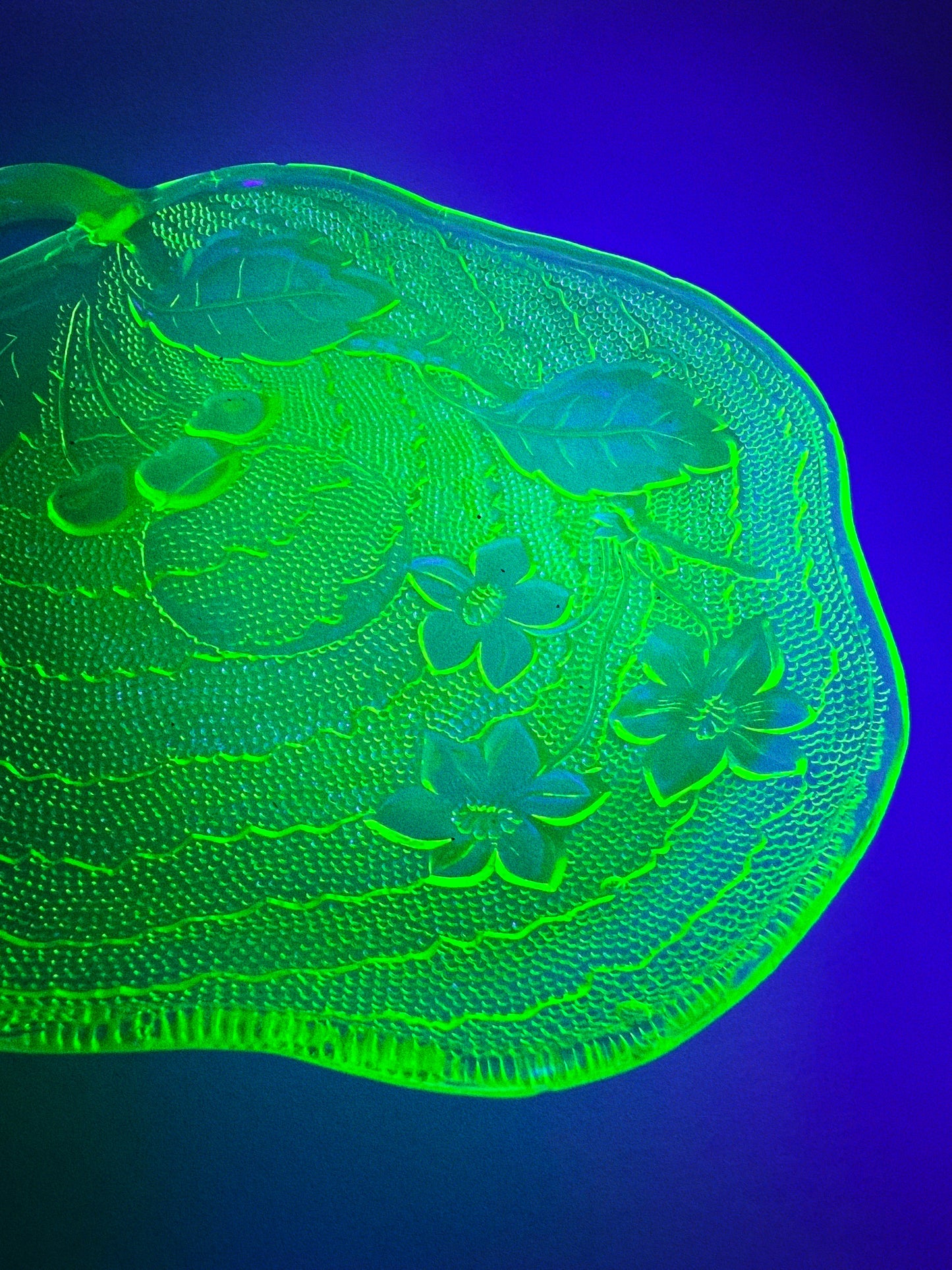 Vintage "Charlie" Pattern Uranium Nappy Dish | Indiana Glass Co