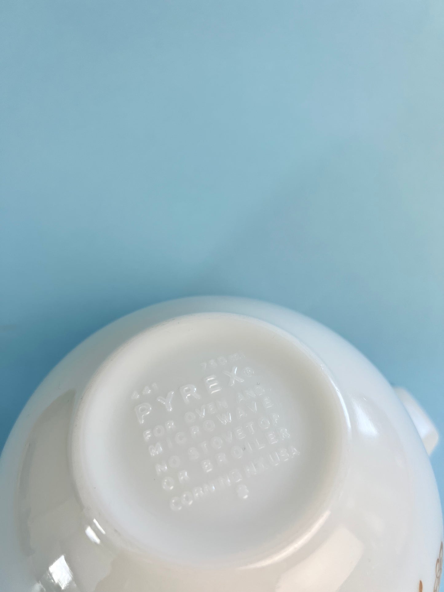 Pyrex Butterfly Gold Cinderella Mixing Bowl - 441