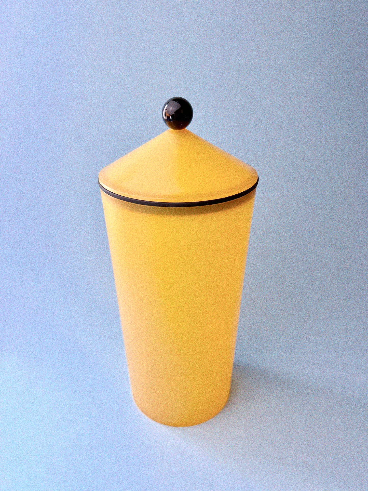 Memphis Press + Seal Container