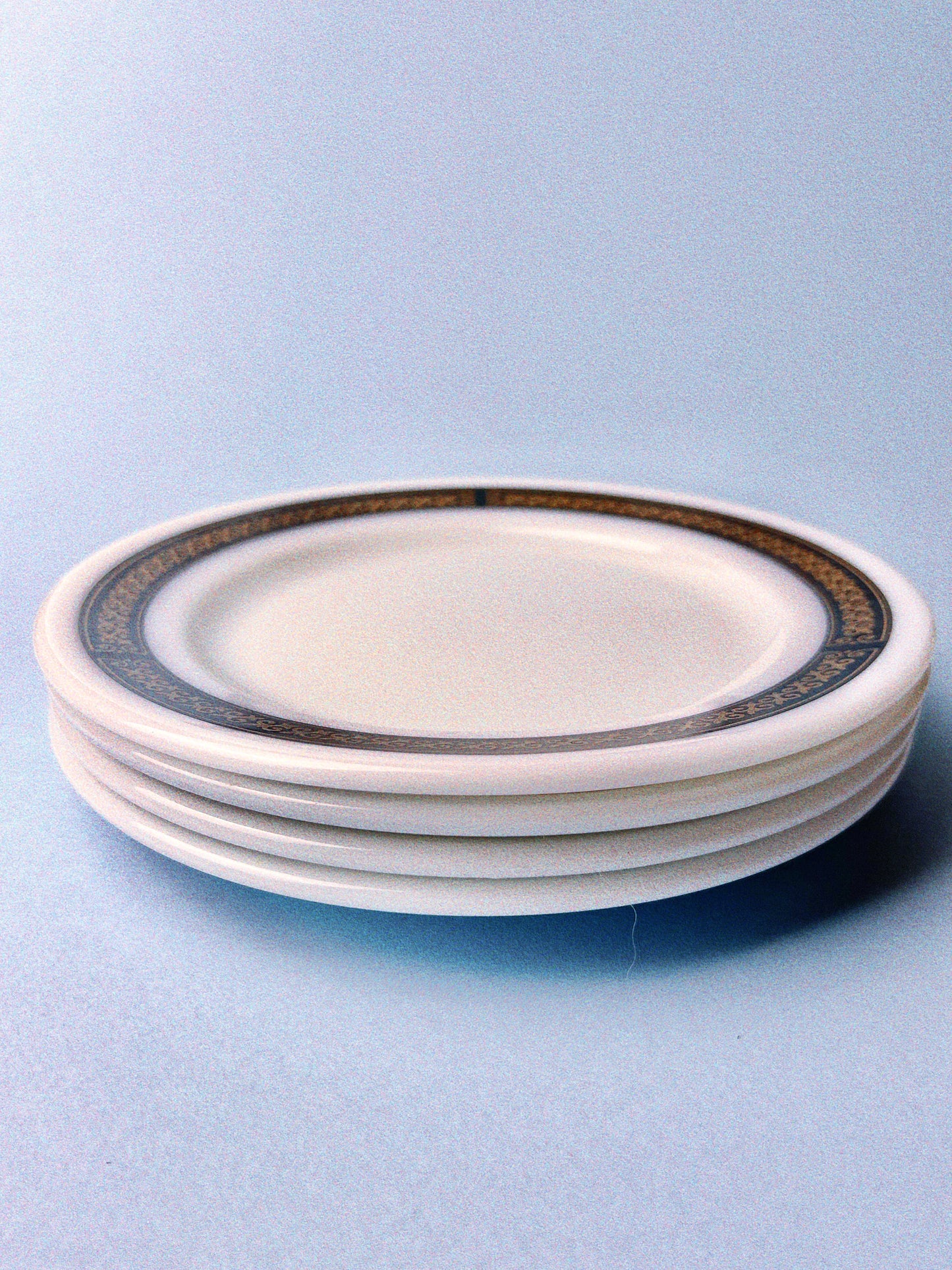 Vintage Pyrex Fleur De Lis Ebony Dinner Plates - Set of 4