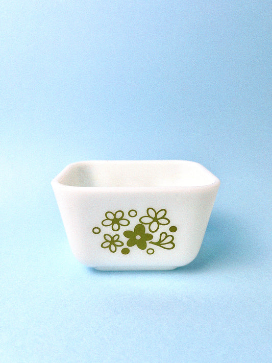 Vintage Spring Blossom Pyrex Fridgie | 501 B