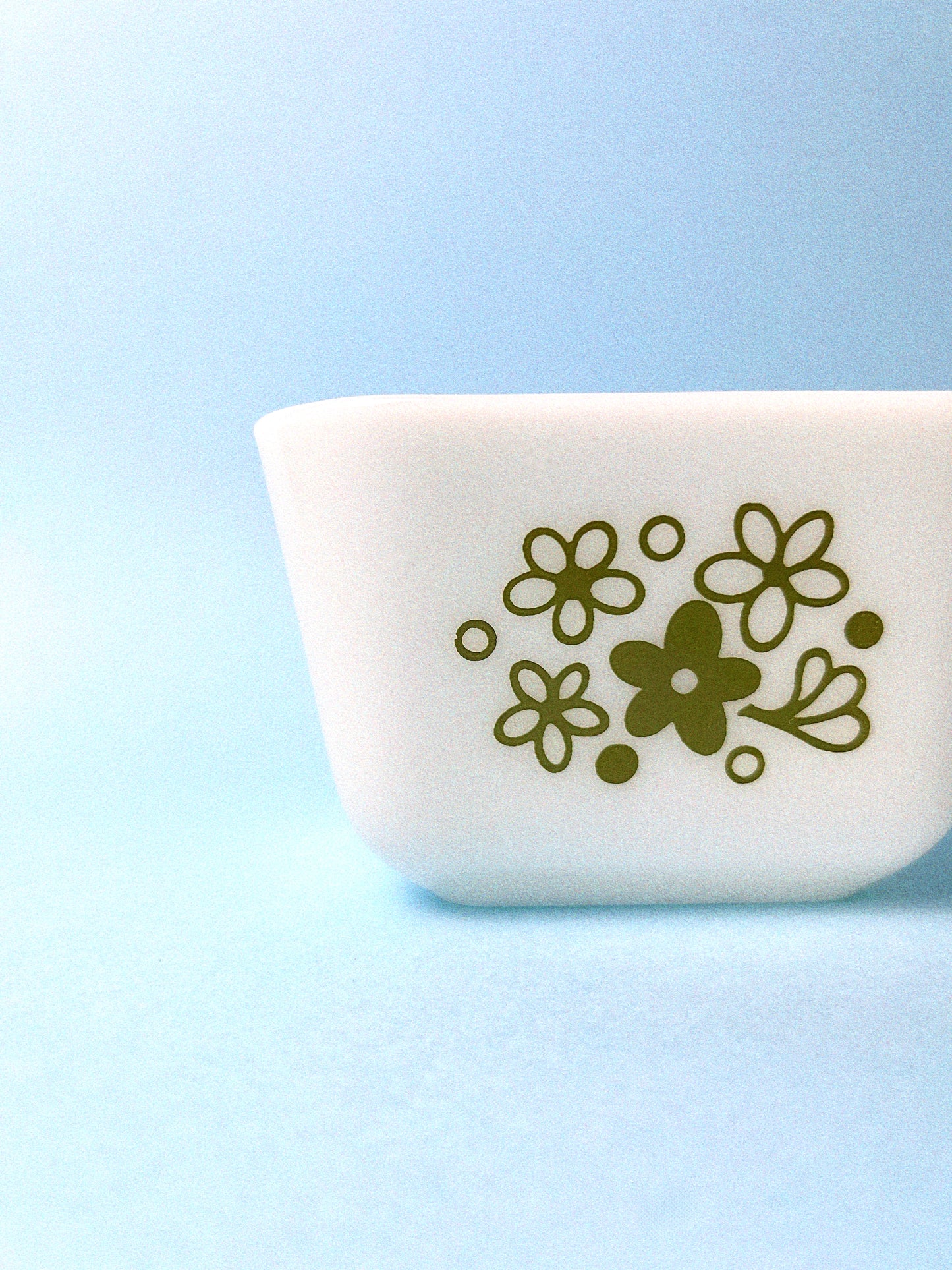 Vintage Spring Blossom Pyrex Fridgie | 501 B