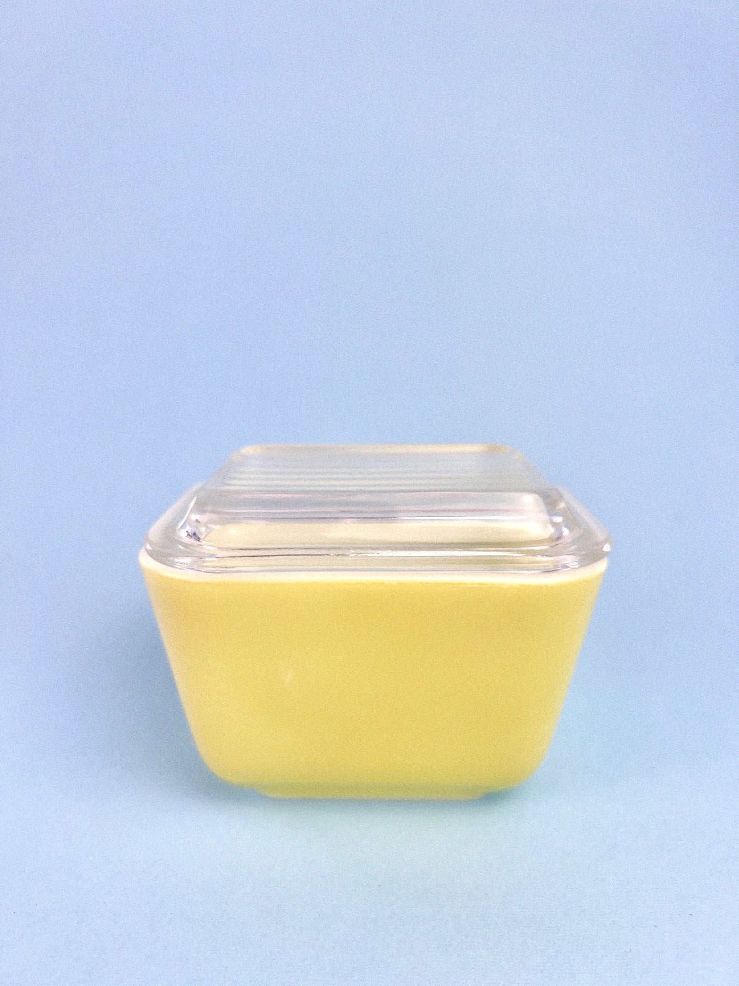 Vintage Yellow Pyrex Refrigerator Dish with Lid | 501 - 1.5 cup capacity