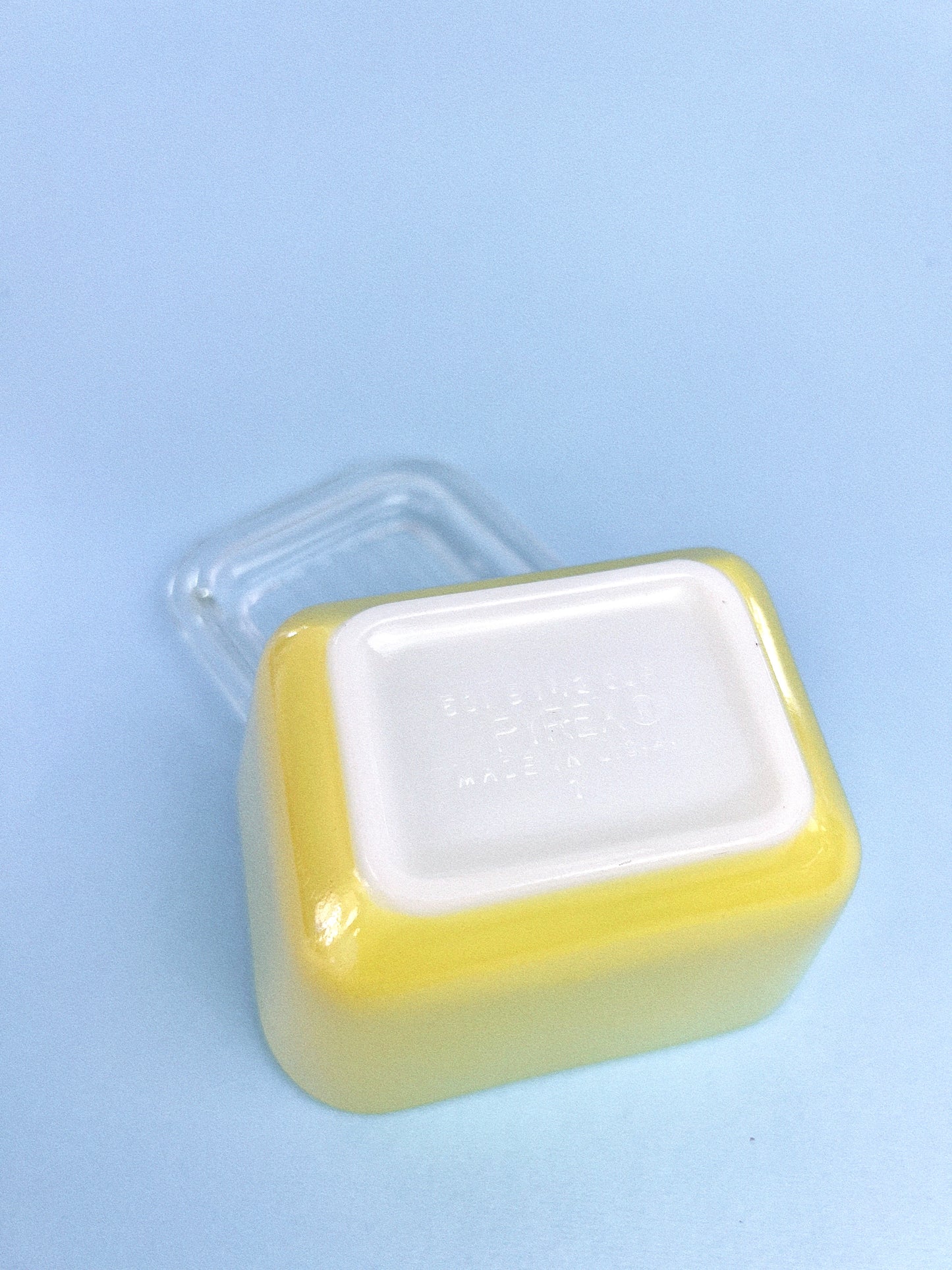 Vintage Yellow Pyrex Refrigerator Dish with Lid | 501 - 1.5 cup capacity
