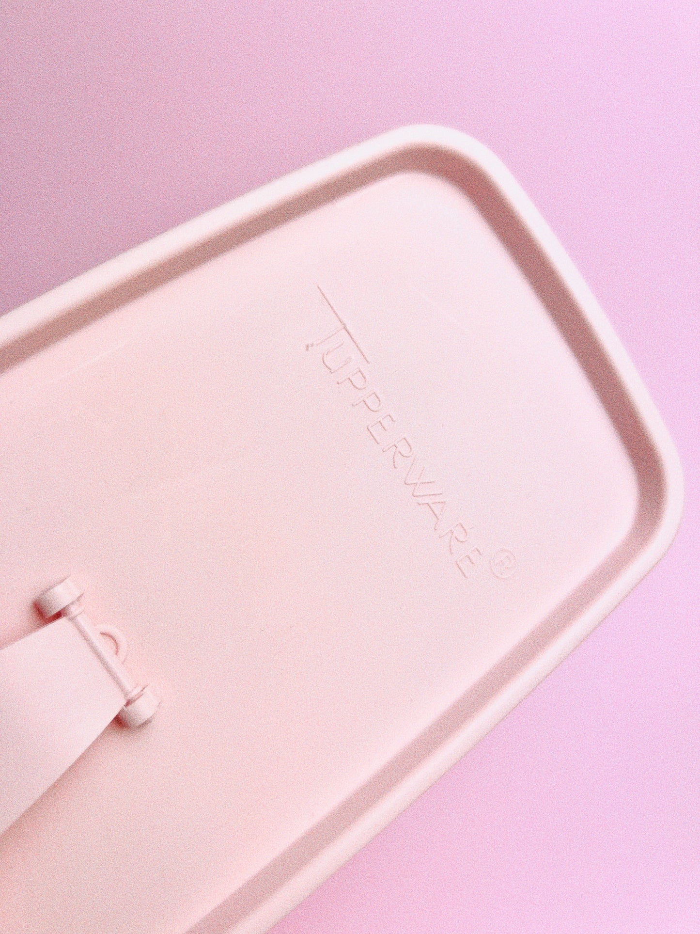 Vintage Tupperware Cereal Keeper | 1990s USA