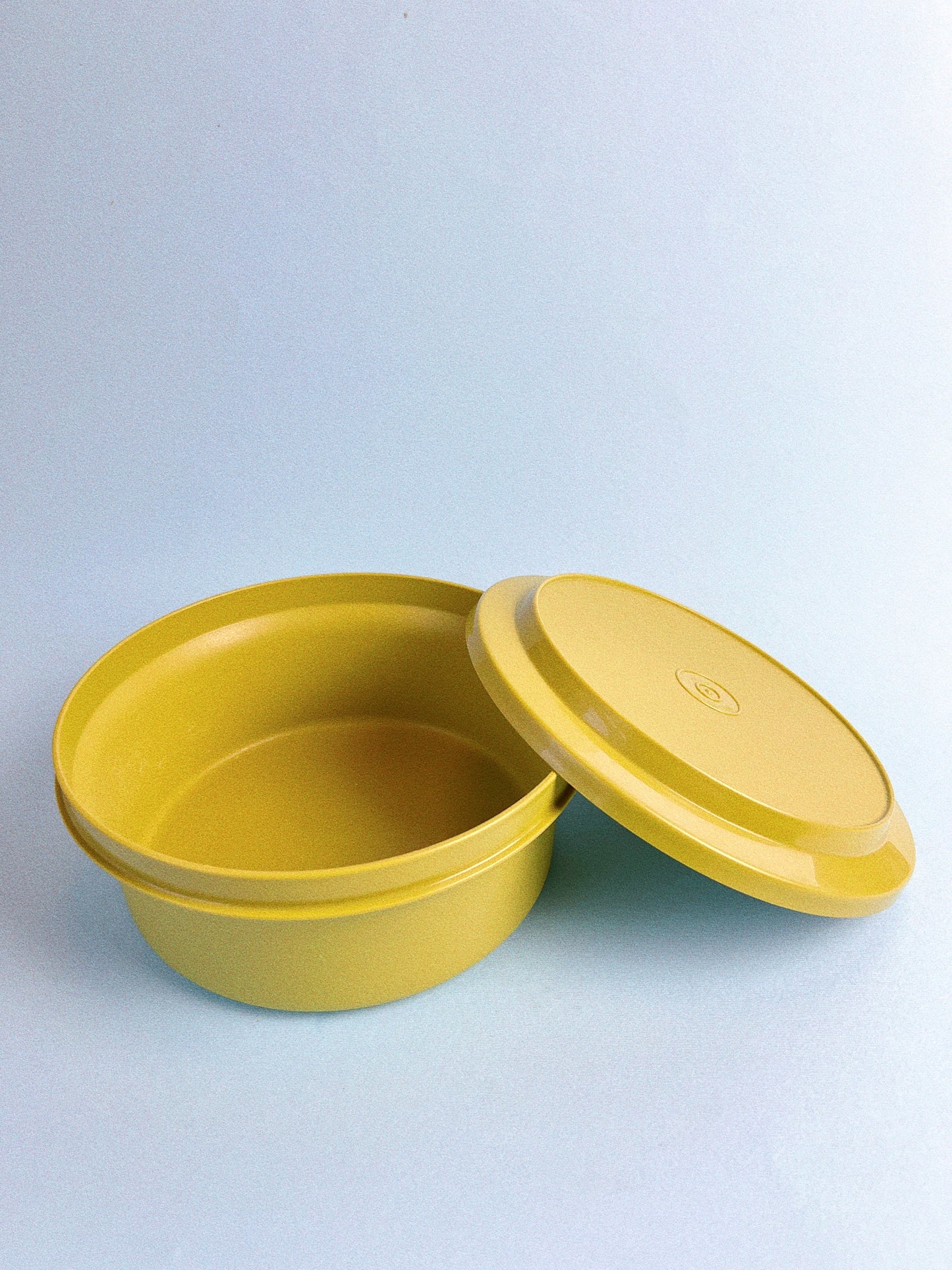 Vintage Tupperware Serve N Seal | Avocado Green - 1252