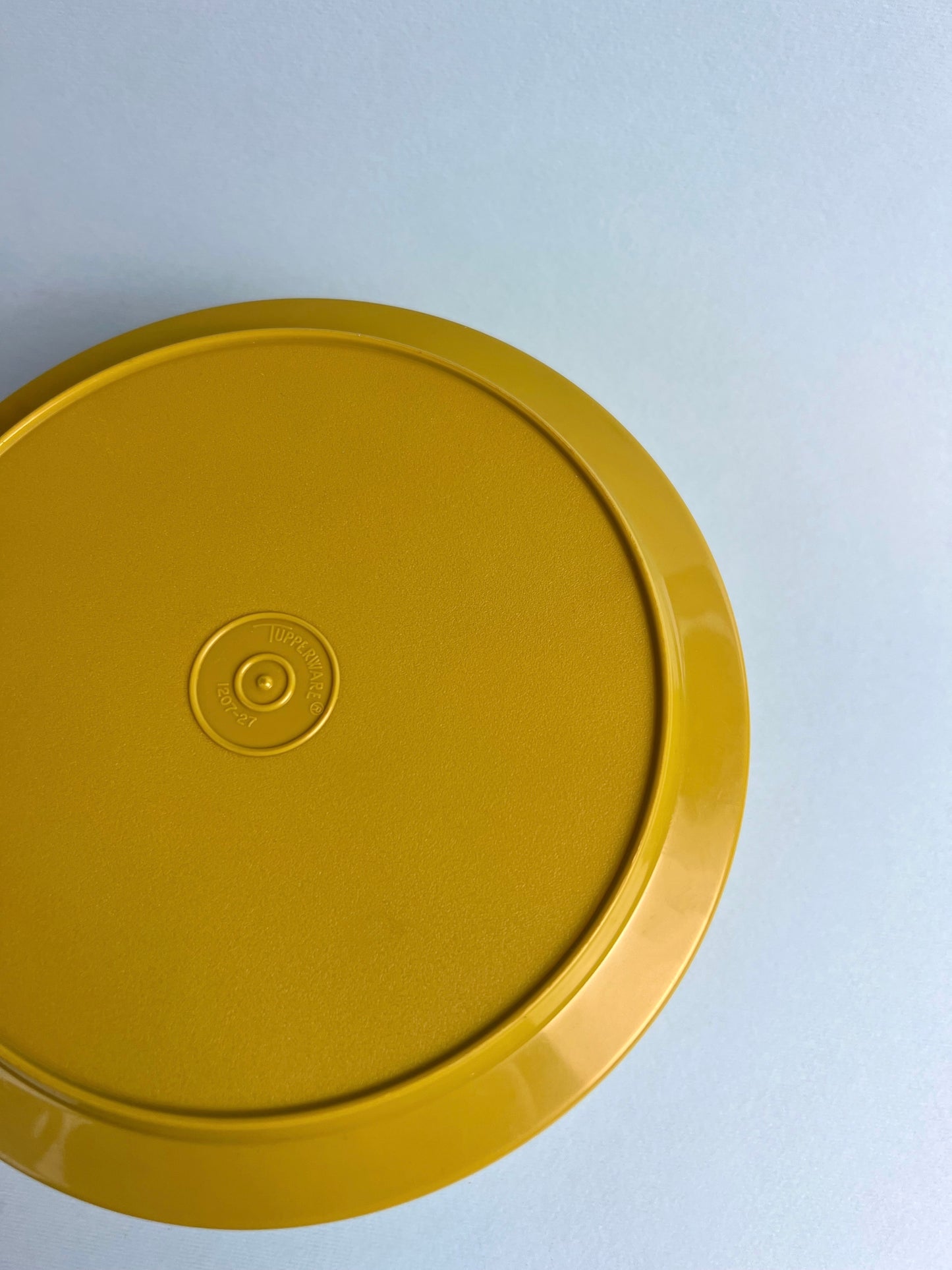 Vintage Tupperware Serve N Seal | Avocado Green - 1252